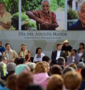 Peña Nieto ancianos